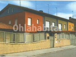 Houses (terraced house), 243.25 m², near bus and train, almost new