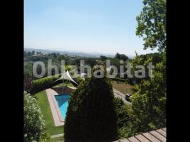 Houses (detached house), 380 m², near bus and train, almost new