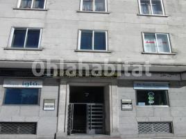 For rent office, 45 m², near bus and train