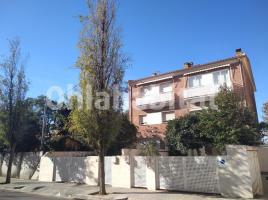 Houses (terraced house), 205 m², almost new