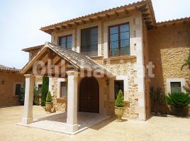 Houses (masia), 971 m², near bus and train, almost new
