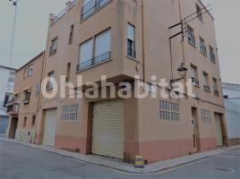 Property Vertical, 358 m², near bus and train