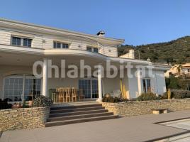Houses (villa / tower), 511 m², almost new
