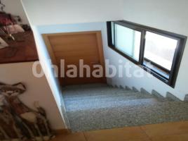 Houses (villa / tower), 200 m², almost new