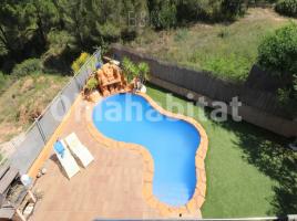 Houses (villa / tower), 505 m², almost new