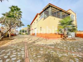 Houses (villa / tower), 304 m², Calle Ral