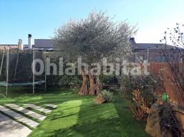 Houses (villa / tower), 229 m², almost new
