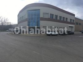 Louer , 1030 m², presque neuf