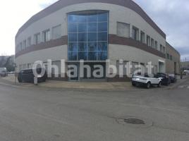 Louer , 1030 m², presque neuf