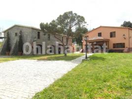 Houses (country house), 800 m², near bus and train, almost new