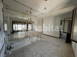 Property Vertical, 127 m², near bus and train, Calle Andreu Llambric