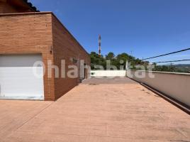 Houses (villa / tower), 270 m², almost new