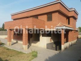 Houses (detached house), 721 m², almost new, Calle Mestral