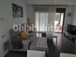 Houses (terraced house), 216 m², almost new