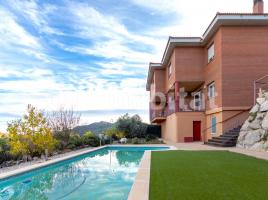 Houses (villa / tower), 275 m², almost new