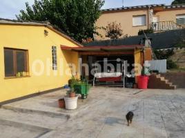 Houses (villa / tower), 103 m², near bus and train, almost new
