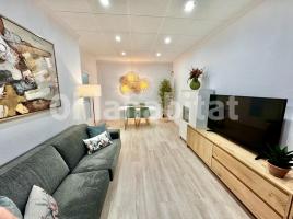 For rent flat, 85 m², near bus and train, Calle del Parlament