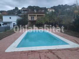 Houses (villa / tower), 378 m², almost new