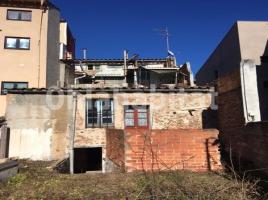 Houses (terraced house), 330 m², Calle Vic, 17
