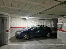 Parking, 32 m², almost new