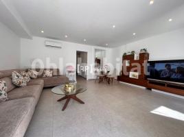 Houses (terraced house), 255 m², almost new, Zona
