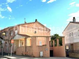 Houses (terraced house), 245 m², almost new