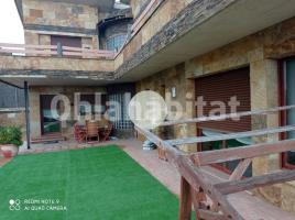 Houses (terraced house), 501 m², almost new, Zona