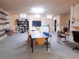 For rent otro, 196 m², near bus and train