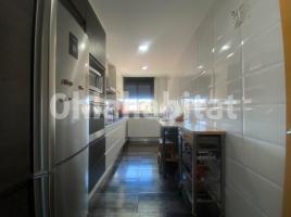 Flat, 142 m², almost new