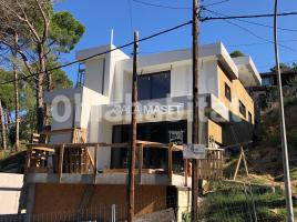 New home - Houses in, 345 m², Calle de Joan Maragall
