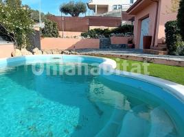 Houses (villa / tower), 178 m², almost new
