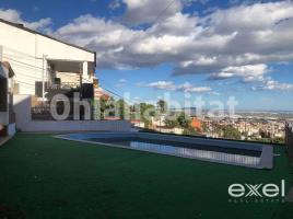 Houses (terraced house), 581 m², almost new, Zona