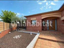Houses (villa / tower), 146 m², almost new