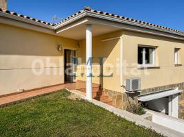 Houses (villa / tower), 204 m², almost new