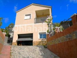 Houses (villa / tower), 191 m², almost new, Calle Calle