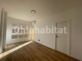 For rent apartament, 38 m², near bus and train, Calle de Mallorca, 596