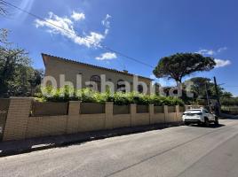 Houses (detached house), 649 m², almost new, Calle Bosc