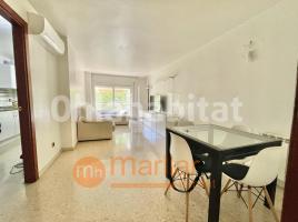 Flat, 100 m², close to bus and metro