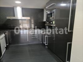 Piso, 119 m², cerca de bus y tren, seminuevo