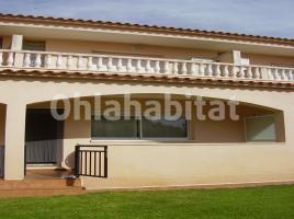 Houses (villa / tower), 150 m², almost new, Calle Marina