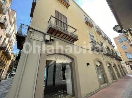 Lloguer local comercial, 160 m², prop de bus i tren, Calle Joan Maragall, 18