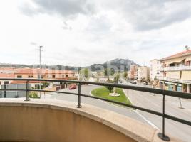 Casa (unifamiliar aislada), 234 m², cerca de bus y tren, seminuevo