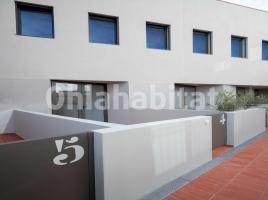 Obra nueva - Piso en, 134.10 m², cerca de bus y tren, nuevo, Centre