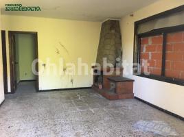 Piso, 141 m², cerca de bus y tren, PART ALTA