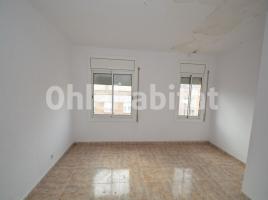 Flat, 76 m², near bus and train