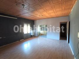 Piso, 77 m², cerca de bus y tren