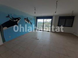 Duplex, 169 m², near bus and train, almost new