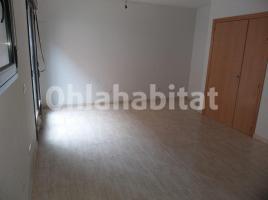 Flat, 85 m², near bus and train