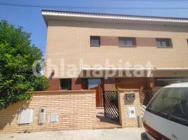 Casa (unifamiliar adosada), 202 m², cerca de bus y tren, seminuevo