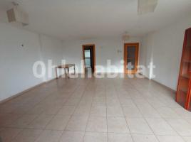 Duplex, 146 m², near bus and train, almost new